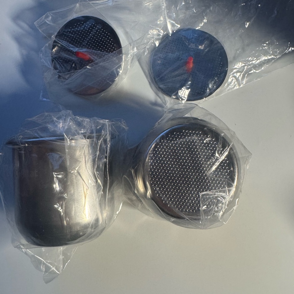 Cafelat Robot Professional basket and filter screens